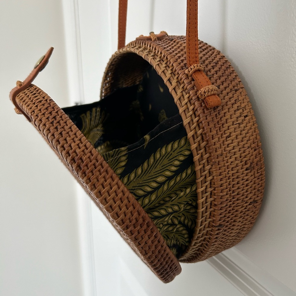 NWT Boho Bags The Original Round Rataan Crossbody Bag Purse